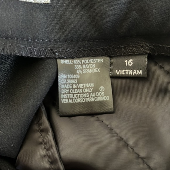 Tahari Arthur S. Levine dress pants Black mid rise flare leg NWOT Size 16 - Picture 3 of 11